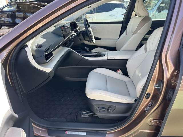 トヨタ クラウン　クロスオーバー　ハイブリッド ２．５ Ｇ アドバンスト レザー パッケージ Ｅ－ＦＯＵＲ ４ＷＤ R5年 (東海) 99