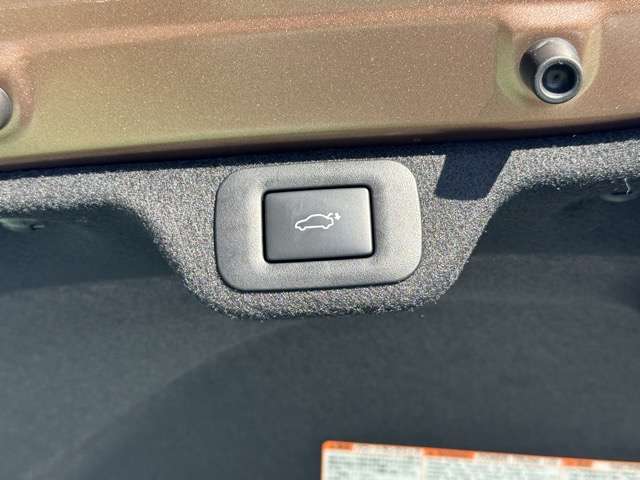 トヨタ クラウン　クロスオーバー　ハイブリッド ２．５ Ｇ アドバンスト レザー パッケージ Ｅ－ＦＯＵＲ ４ＷＤ R5年 (東海) 99