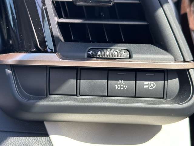 トヨタ クラウン　クロスオーバー　ハイブリッド ２．５ Ｇ アドバンスト レザー パッケージ Ｅ－ＦＯＵＲ ４ＷＤ R5年 (東海) 99