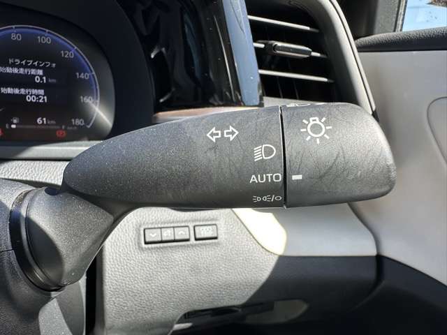 トヨタ クラウン　クロスオーバー　ハイブリッド ２．５ Ｇ アドバンスト レザー パッケージ Ｅ－ＦＯＵＲ ４ＷＤ R5年 (東海) 99