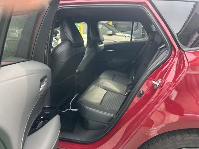 トヨタ カローラ　ツーリング　ハイブリッド １．８ ハイブリッド ＷＸＢ R5年 (東海) 99