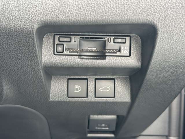 トヨタ クラウン　クロスオーバー　ハイブリッド ２．５ Ｇ Ｅ－ＦＯＵＲ ４ＷＤ R5年 (東海) 99