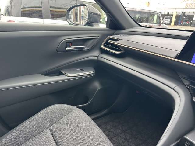 トヨタ クラウン　クロスオーバー　ハイブリッド ２．５ Ｇ Ｅ－ＦＯＵＲ ４ＷＤ R5年 (東海) 99