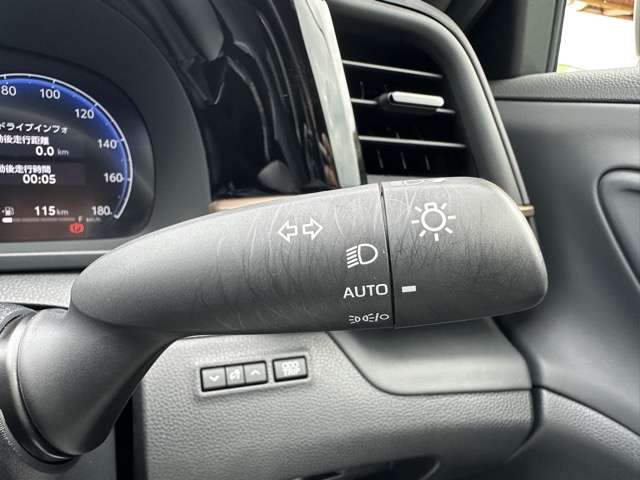 トヨタ クラウン　クロスオーバー　ハイブリッド ２．５ Ｇ Ｅ－ＦＯＵＲ ４ＷＤ R5年 (東海) 99