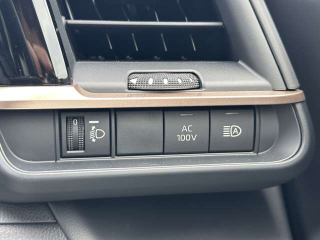 トヨタ クラウン　クロスオーバー　ハイブリッド ２．５ Ｇ Ｅ－ＦＯＵＲ ４ＷＤ R5年 (東海) 99