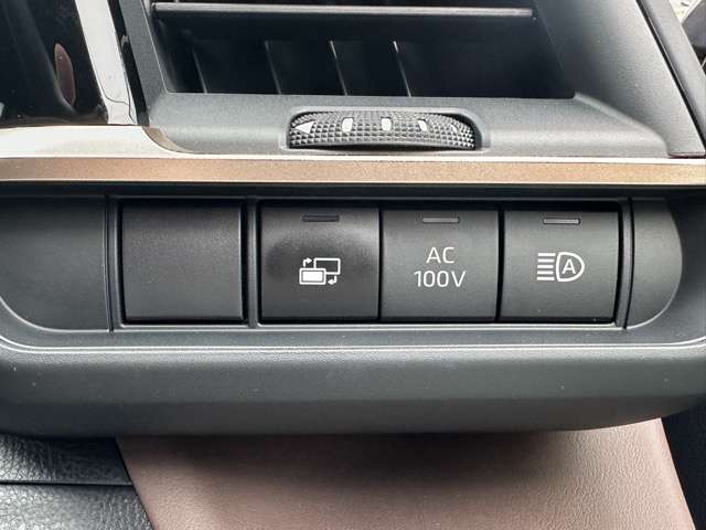 トヨタ クラウン　クロスオーバー　ハイブリッド ２．５ Ｇ アドバンスト レザー パッケージ Ｅ－ＦＯＵＲ ４ＷＤ R5年 (東海) 99