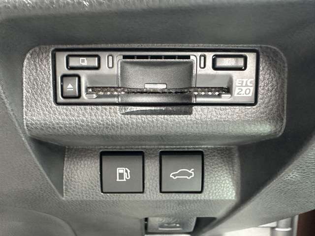 トヨタ クラウン　クロスオーバー　ハイブリッド ２．５ Ｇ アドバンスト レザー パッケージ Ｅ－ＦＯＵＲ ４ＷＤ R5年 (東海) 99