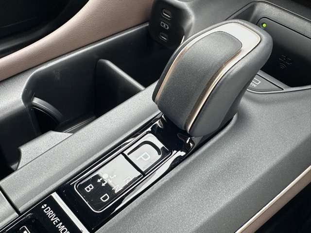 トヨタ クラウン　クロスオーバー　ハイブリッド ２．５ Ｇ アドバンスト レザー パッケージ Ｅ－ＦＯＵＲ ４ＷＤ R5年 (東海) 99