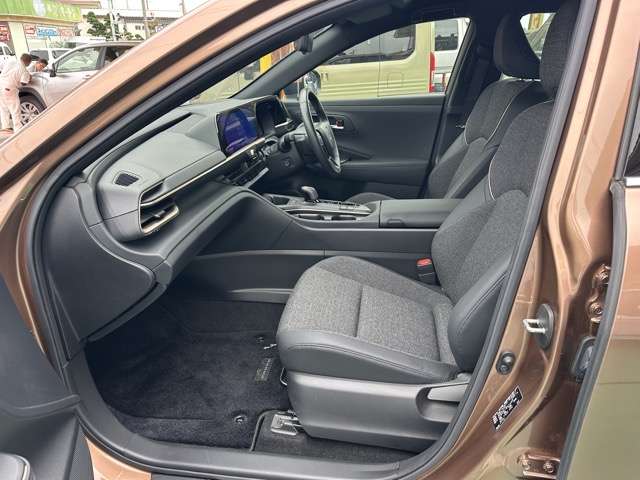 トヨタ クラウン　クロスオーバー　ハイブリッド ２．５ Ｇ アドバンスト Ｅ－ＦＯＵＲ ４ＷＤ R4年 (東海) 99