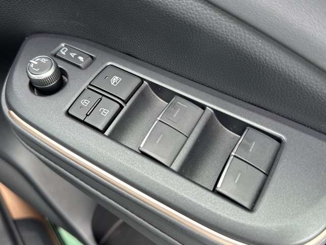 トヨタ クラウン　クロスオーバー　ハイブリッド ２．５ Ｇ アドバンスト Ｅ－ＦＯＵＲ ４ＷＤ R4年 (東海) 99