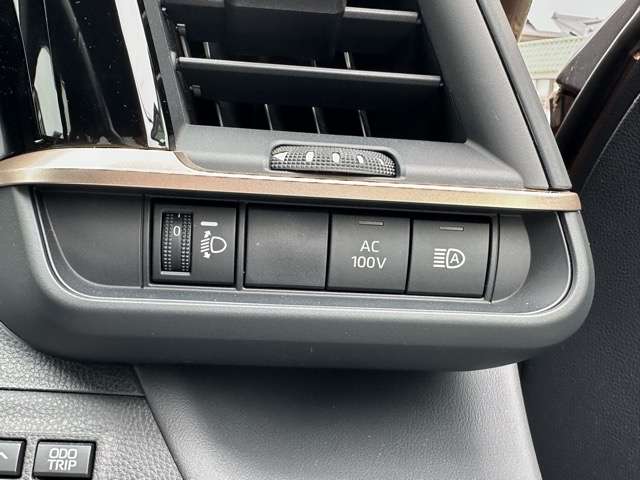 トヨタ クラウン　クロスオーバー　ハイブリッド ２．５ Ｇ アドバンスト Ｅ－ＦＯＵＲ ４ＷＤ R4年 (東海) 99