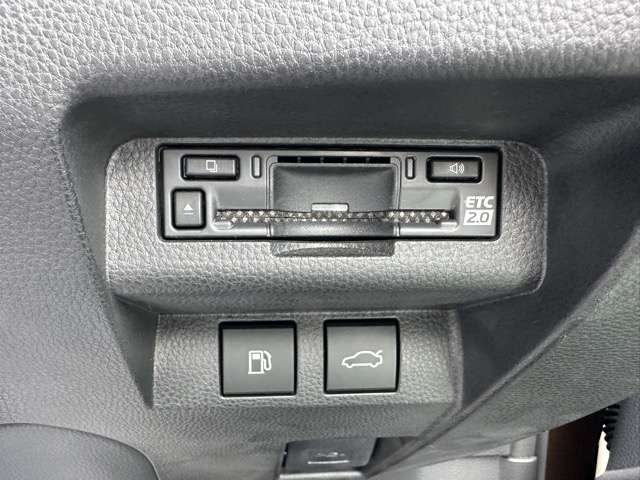 トヨタ クラウン　クロスオーバー　ハイブリッド ２．５ Ｇ アドバンスト Ｅ－ＦＯＵＲ ４ＷＤ R4年 (東海) 99