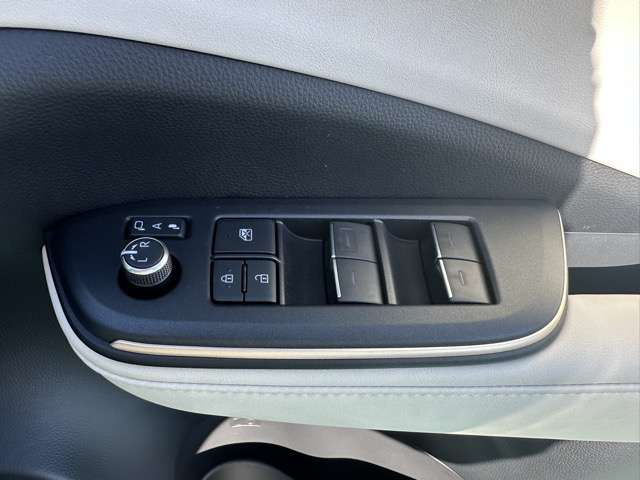 トヨタ クラウン　クロスオーバー　ハイブリッド ２．５ Ｇ レザー パッケージ Ｅ－ＦＯＵＲ ４ＷＤ R5年 (東海) 99