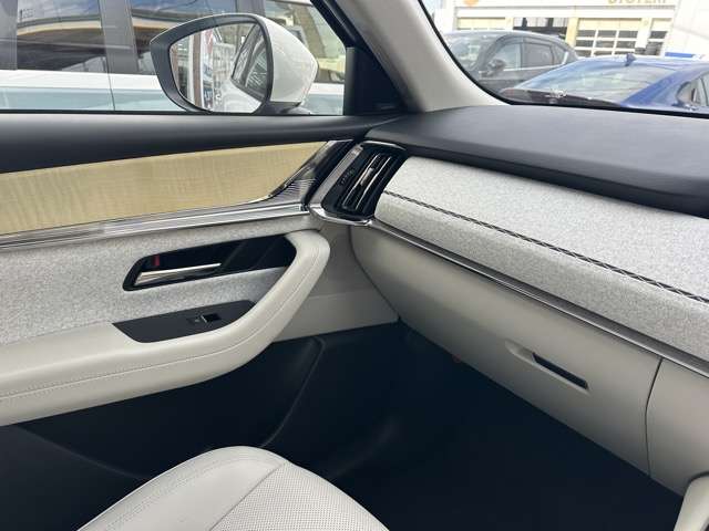 マツダ ＣＸ−６０ ３．３ ＸＤハイブリッド プレミアム モダン ディーゼルターボ ４ＷＤ R4年 (東海) 99