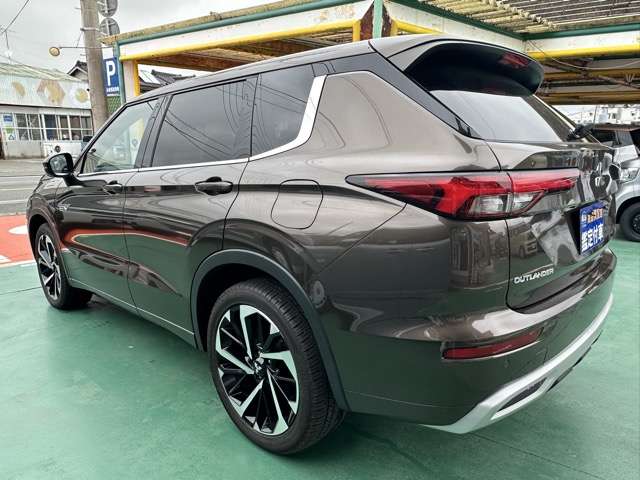 三菱 アウトランダーＰＨＥＶ ＰＨＥＶ ２．４ Ｐ ４ＷＤ R3年 (東海) 99