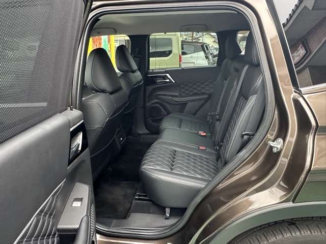 三菱 アウトランダーＰＨＥＶ ＰＨＥＶ ２．４ Ｐ ４ＷＤ R3年 (東海) 99