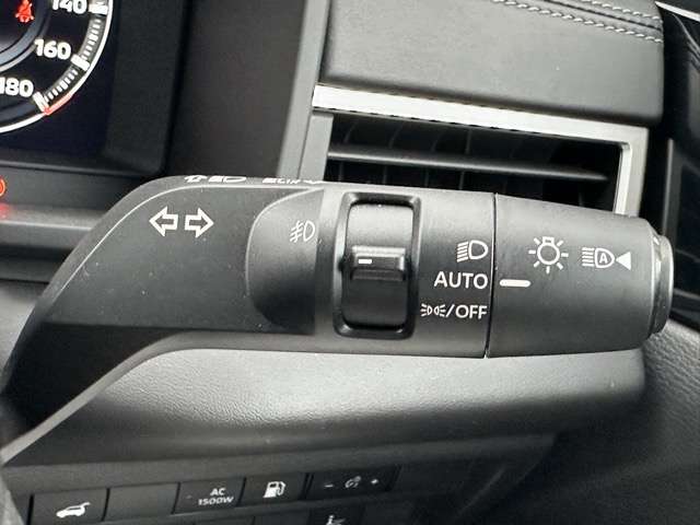 三菱 アウトランダーＰＨＥＶ ＰＨＥＶ ２．４ Ｐ ４ＷＤ R3年 (東海) 99