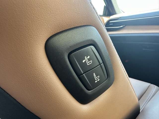 トヨタ クラウン　スポーツ　ハイブリッド ２．５ Ｚ Ｅ－ＦＯＵＲ ４ＷＤ R6年 (東海) 99