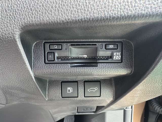 トヨタ クラウン　スポーツ　ハイブリッド ２．５ Ｚ Ｅ－ＦＯＵＲ ４ＷＤ R6年 (東海) 99