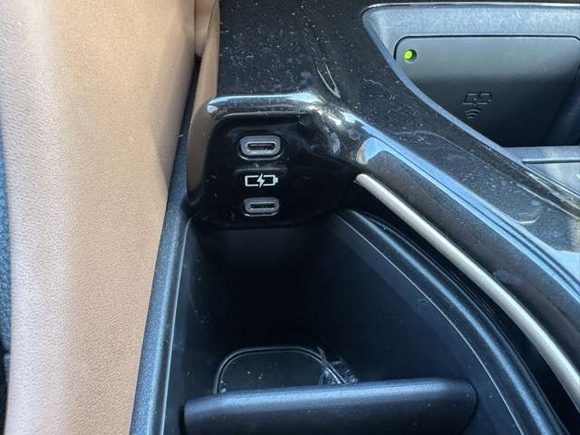 トヨタ クラウン　スポーツ　ハイブリッド ２．５ Ｚ Ｅ－ＦＯＵＲ ４ＷＤ R6年 (東海) 99