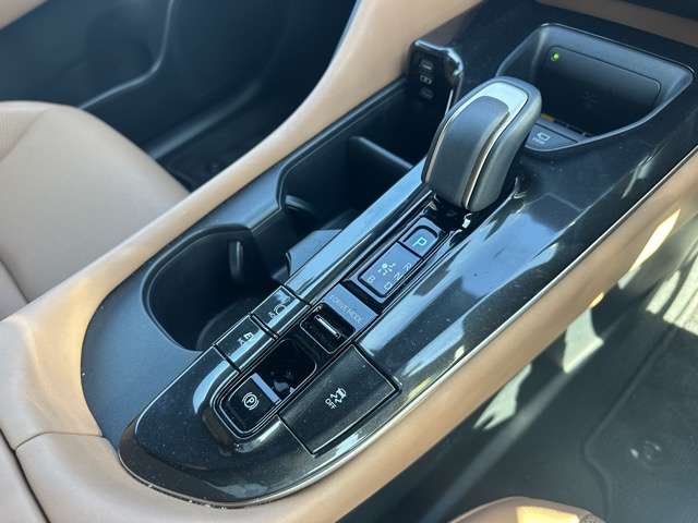 トヨタ クラウン　スポーツ　ハイブリッド ２．５ Ｚ Ｅ－ＦＯＵＲ ４ＷＤ R6年 (東海) 99