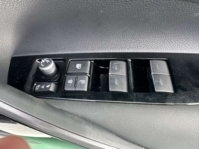 トヨタ カローラ １．８ ハイブリッド ＷＸＢ R3年 (東海) 99