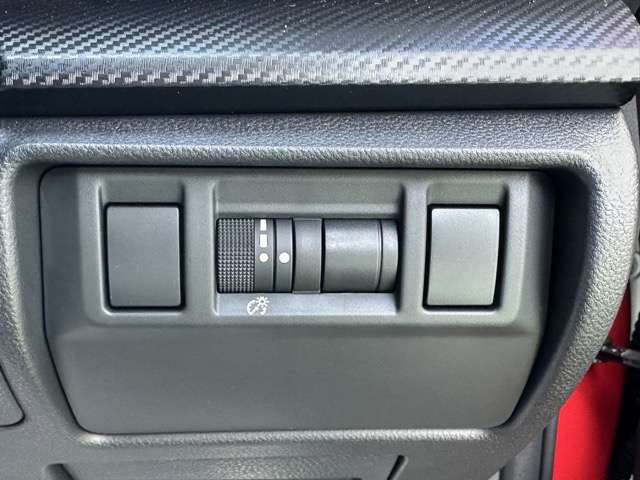 スバル クロストレック ２．０ リミテッド ４ＷＤ R5年 (東海) 99