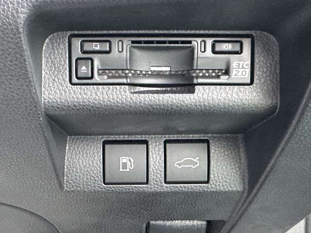 トヨタ クラウン　クロスオーバー　ハイブリッド ２．５ Ｇ Ｅ－ＦＯＵＲ ４ＷＤ R5年 (東海) 99