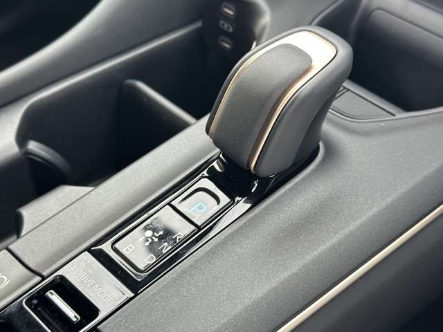 トヨタ クラウン　クロスオーバー　ハイブリッド ２．５ Ｇ Ｅ－ＦＯＵＲ ４ＷＤ R5年 (東海) 99