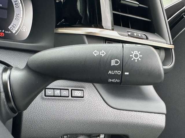 トヨタ クラウン　クロスオーバー　ハイブリッド ２．５ Ｇ Ｅ－ＦＯＵＲ ４ＷＤ R5年 (東海) 99