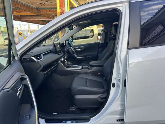 トヨタ ＲＡＶ４ ２．５ ハイブリッド Ｇ Ｅ－ＦＯＵＲ ４ＷＤ R4年 (東海) 99