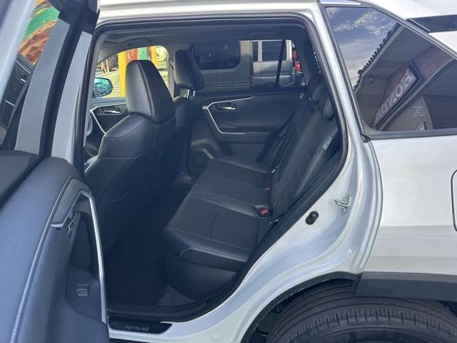 トヨタ ＲＡＶ４ ２．５ ハイブリッド Ｇ Ｅ－ＦＯＵＲ ４ＷＤ R4年 (東海) 99