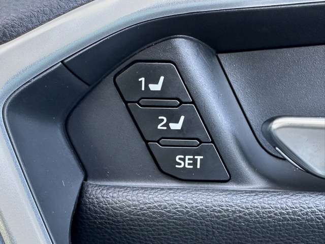 トヨタ ＲＡＶ４ ２．５ ハイブリッド Ｇ Ｅ－ＦＯＵＲ ４ＷＤ R4年 (東海) 99