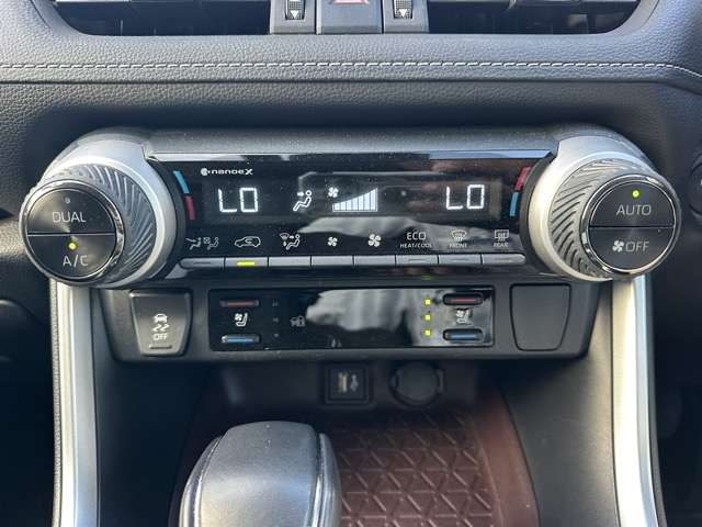 トヨタ ＲＡＶ４ ２．５ ハイブリッド Ｇ Ｅ－ＦＯＵＲ ４ＷＤ R4年 (東海) 99