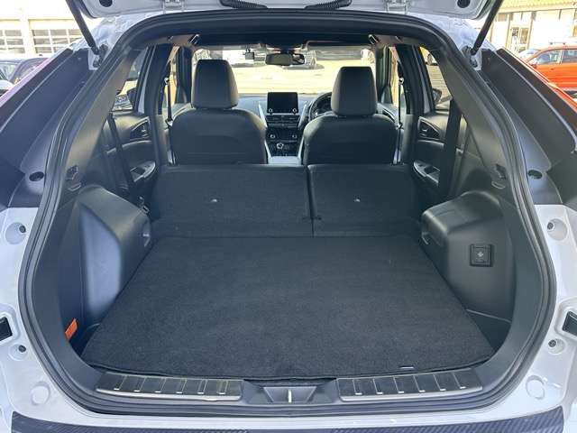 三菱 エクリプス　クロス　ＰＨＥＶ ＰＨＥＶ ２．４ Ｐ ４ＷＤ R4年 (東海) 99