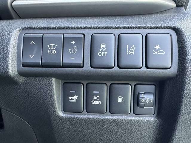 三菱 エクリプス　クロス　ＰＨＥＶ ＰＨＥＶ ２．４ Ｐ ４ＷＤ R4年 (東海) 99