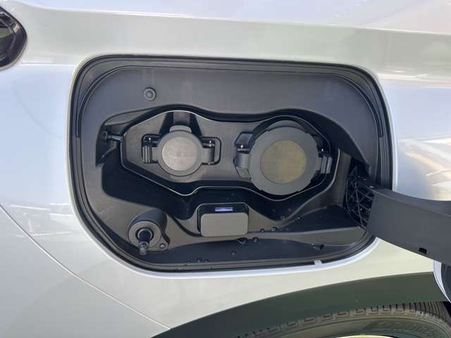 三菱 エクリプス　クロス　ＰＨＥＶ ＰＨＥＶ ２．４ Ｐ ４ＷＤ R4年 (東海) 99