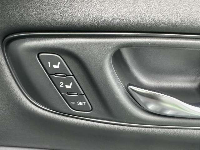 ホンダ ＺＲ－Ｖ ２．０ Ｅ：ＨＥＶ Ｚ R4年 (東海) 99