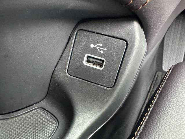 ホンダ ＺＲ－Ｖ ２．０ Ｅ：ＨＥＶ Ｚ R4年 (東海) 99