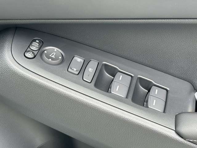 ホンダ ヴェゼル １．５ Ｅ：ＨＥＶ Ｚ プレイパッケージ R7年 (東海) 99