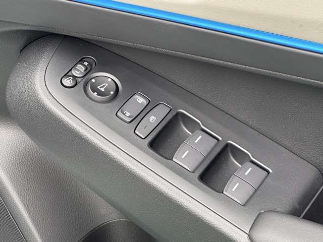 ホンダ ヴェゼル １．５ Ｅ：ＨＥＶ Ｚ プレイパッケージ R7年 (東海) 99