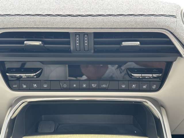 マツダ ＣＸ−６０　ＰＨＥＶ ２．５ ＰＨＥＶ プレミアム モダン ４ＷＤ R4年 (東海) 99