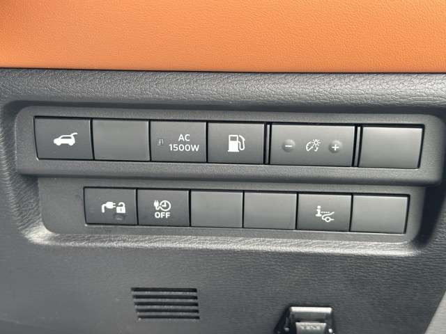 三菱 アウトランダーＰＨＥＶ ＰＨＥＶ ２．４ Ｐ ４ＷＤ R4年 (東海) 99