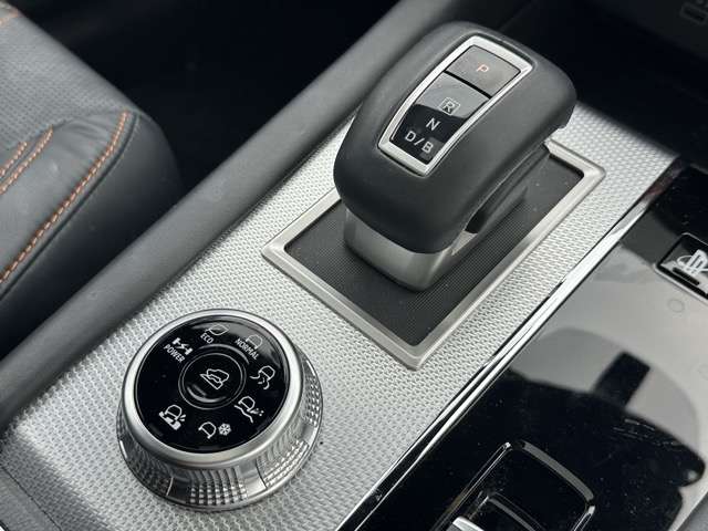 三菱 アウトランダーＰＨＥＶ ＰＨＥＶ ２．４ Ｐ ４ＷＤ R4年 (東海) 99