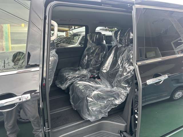 日産 エルグランド ２．５ ２５０ハイウェイスター プレミアム R7年 (東海) 99