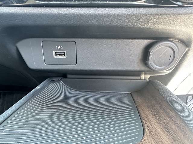 日産 ノートオーラ １．２ Ｇ R5年 (東海) 99