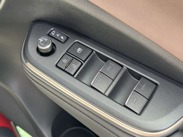 トヨタ クラウン　クロスオーバー　ハイブリッド ２．５ Ｇ アドバンスト レザー パッケージ Ｅ－ＦＯＵＲ ４ＷＤ R4年 (東海) 99