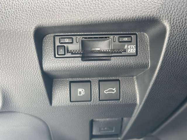 トヨタ クラウン　クロスオーバー　ハイブリッド ２．５ Ｇ アドバンスト レザー パッケージ Ｅ－ＦＯＵＲ ４ＷＤ R4年 (東海) 99