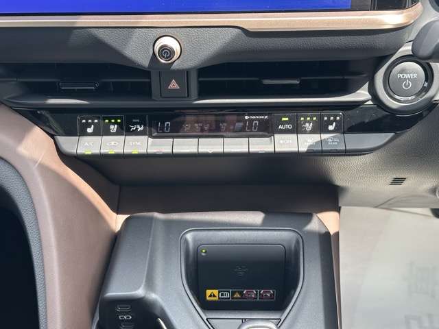 トヨタ クラウン　クロスオーバー　ハイブリッド ２．５ Ｇ アドバンスト レザー パッケージ Ｅ－ＦＯＵＲ ４ＷＤ R4年 (東海) 99