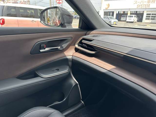 トヨタ クラウン　クロスオーバー　ハイブリッド ２．５ Ｇ アドバンスト レザー パッケージ Ｅ－ＦＯＵＲ ４ＷＤ R4年 (東海) 99